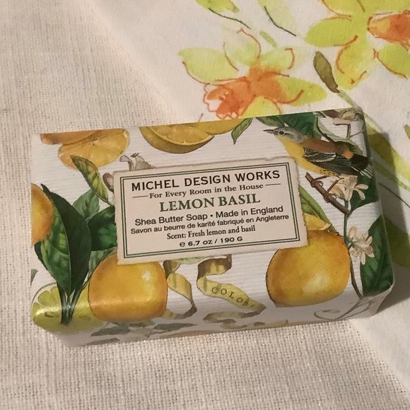 Michele Design Works & Village Candle Bundle w/FREE tea towel -NWT - Picture 3 of 8